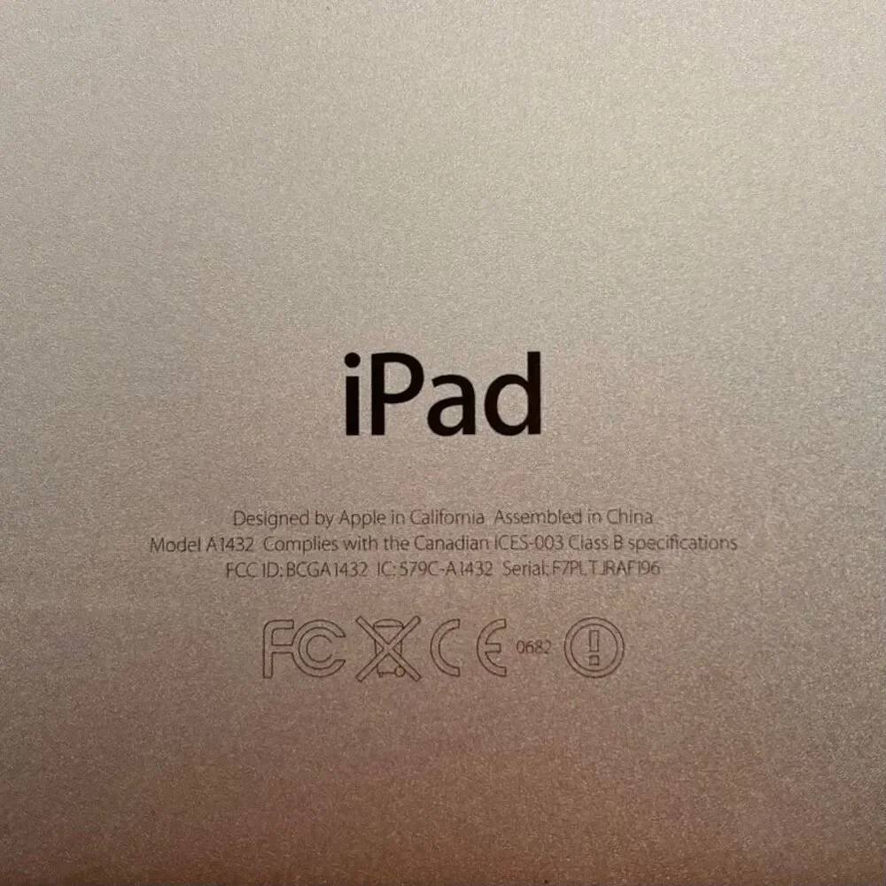 Apple Ipad Mini Silver 2012 First Generation Model - Silver